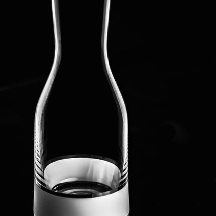 Delight White hand-painted crystal water carafe 850 ml