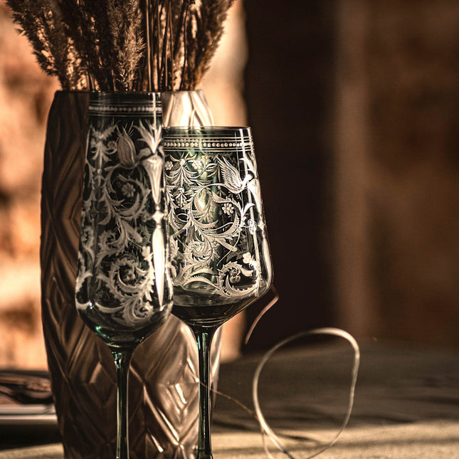 Smoke storm hand-engraved crystal red wine glass 350 ml