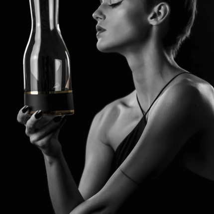 Delight Black hand-painted crystal water carafe 850 ml