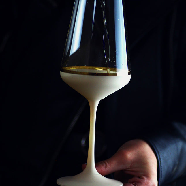 Delight Cream hand-painted crystal red wine glass 350 ml