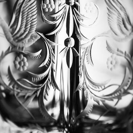 Evpas hand-engraved crystal decanter 610 ml