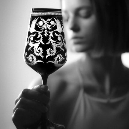 Black hand-engraved crystal red wine glass 350 ml