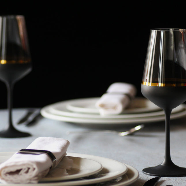 Delight Black hand-painted crystal red wine glass 350 ml