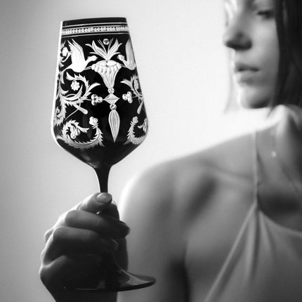 Black hand-engraved crystal red wine glass 350 ml