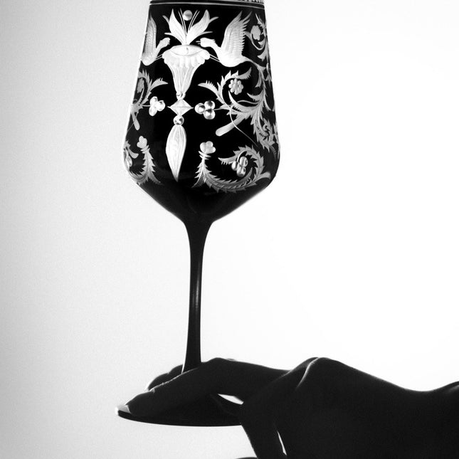 Black hand-engraved crystal red wine glass 350 ml