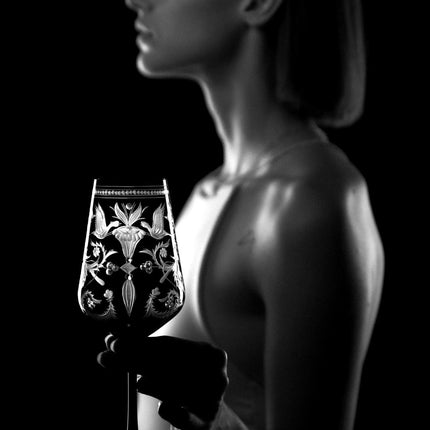 Black hand-engraved crystal red wine glass 350 ml