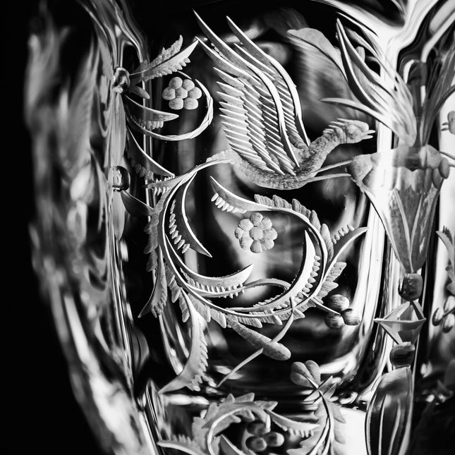 Evpas hand-engraved crystal decanter 610 ml