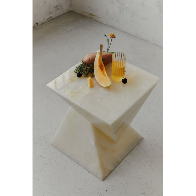 ASH - white onyx