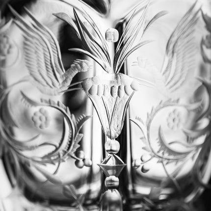 Evpas hand-engraved crystal decanter 610 ml